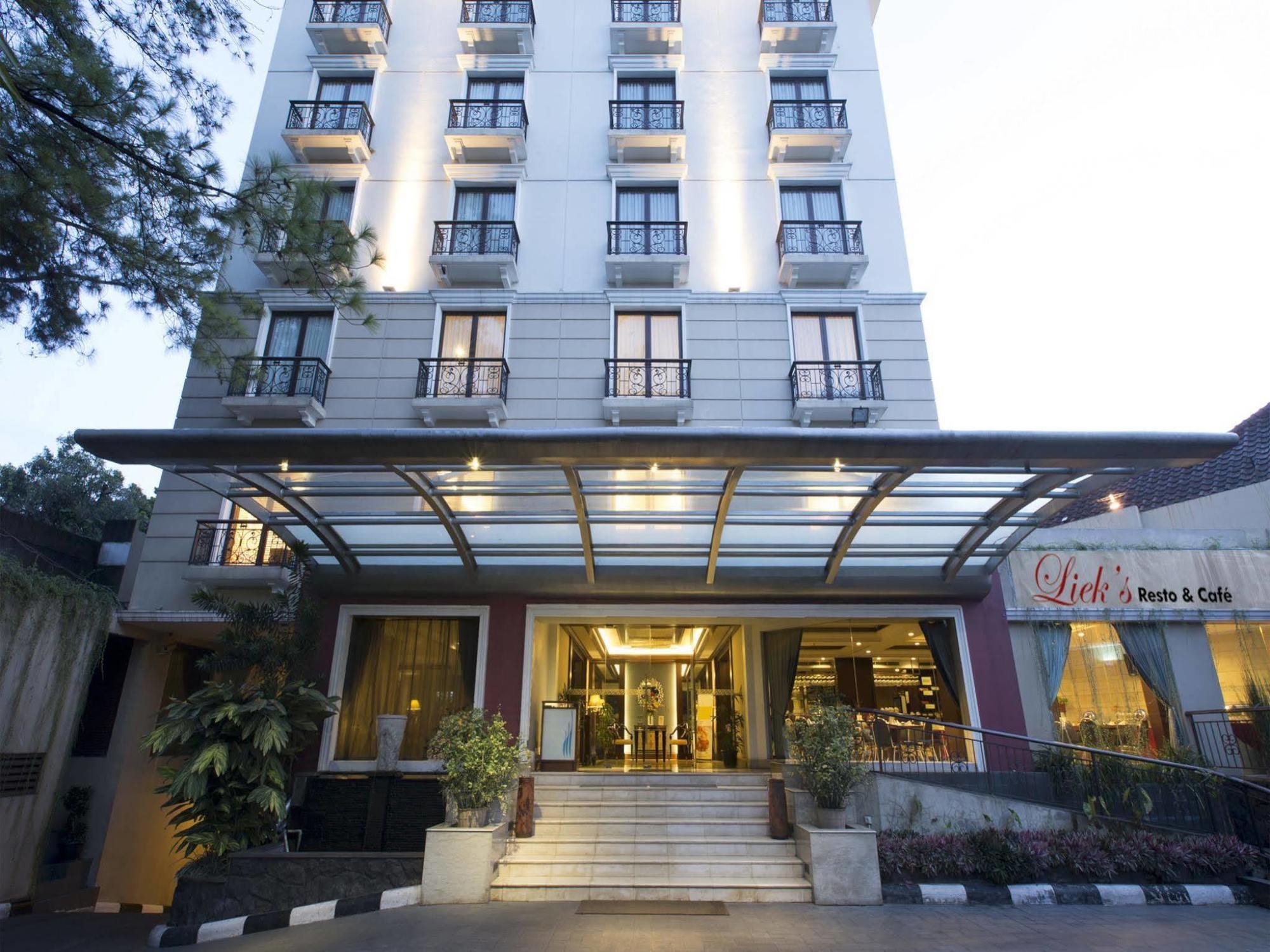 Asmila Boutique Hotel Bandung Exteriör bild