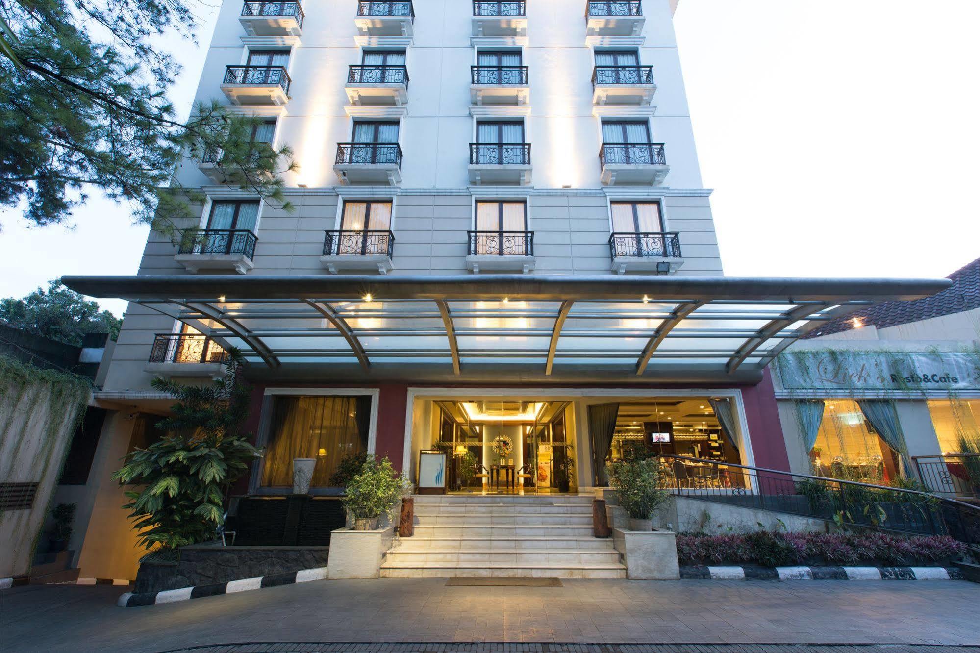 Asmila Boutique Hotel Bandung Exteriör bild