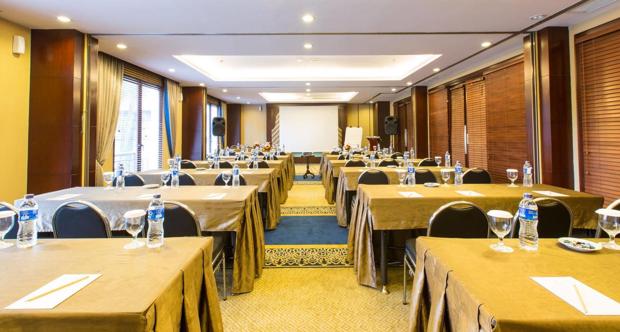 Asmila Boutique Hotel Bandung Exteriör bild